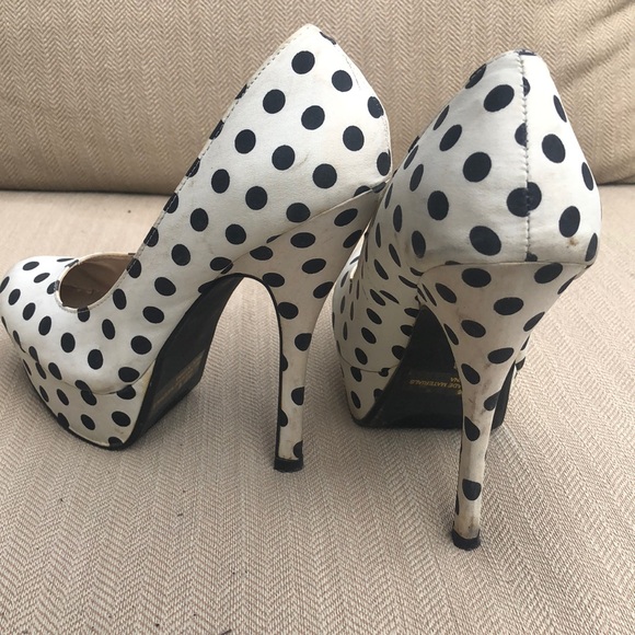 Heels - Picture 4 of 5